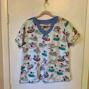 Sledding Dog Holiday Scrub Top Size Large